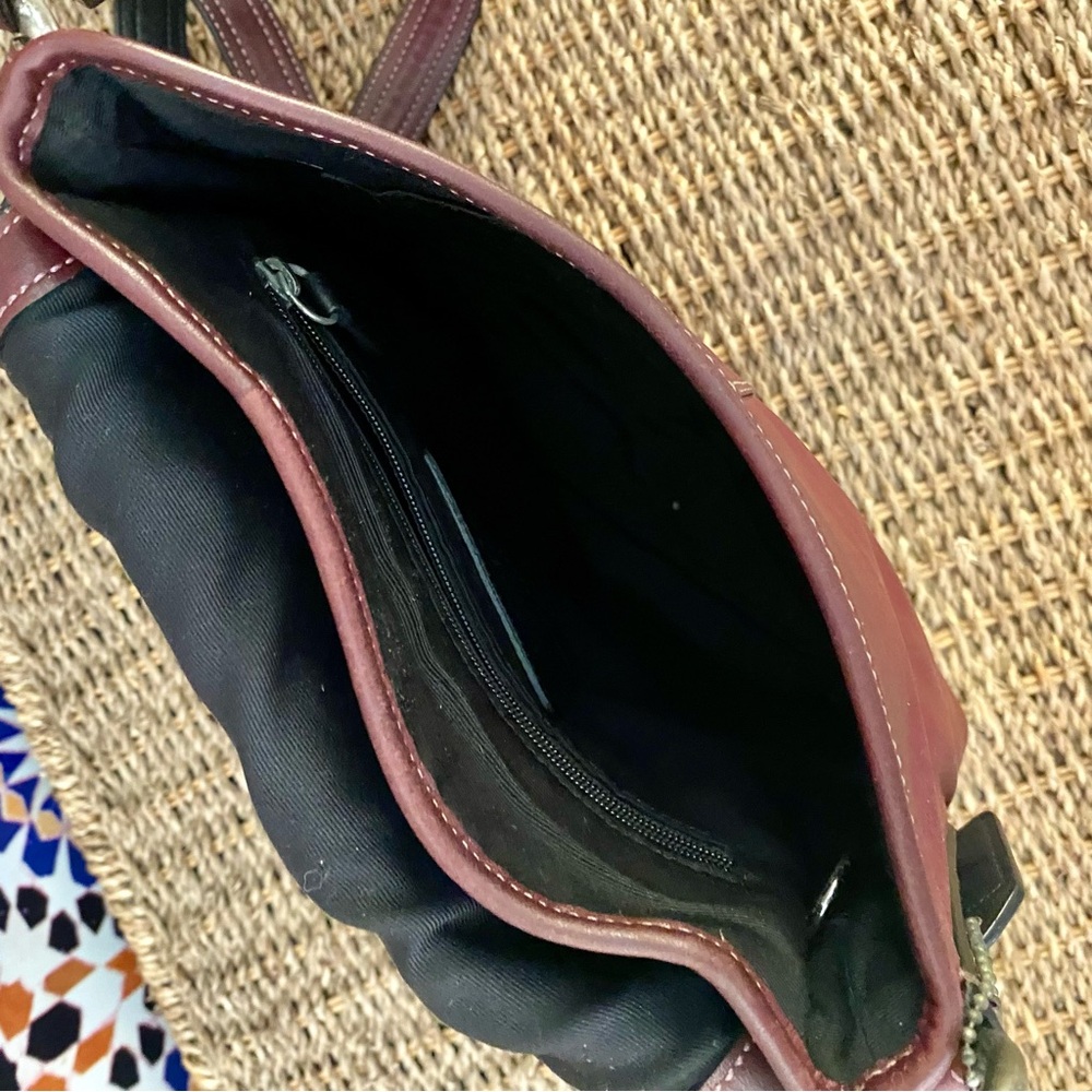 Coach Soho Belted Crossbody / Messenger / Flap Burgundy Leather Bag - Picture 12 of 15